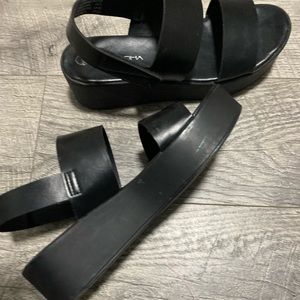 Platform sandals
